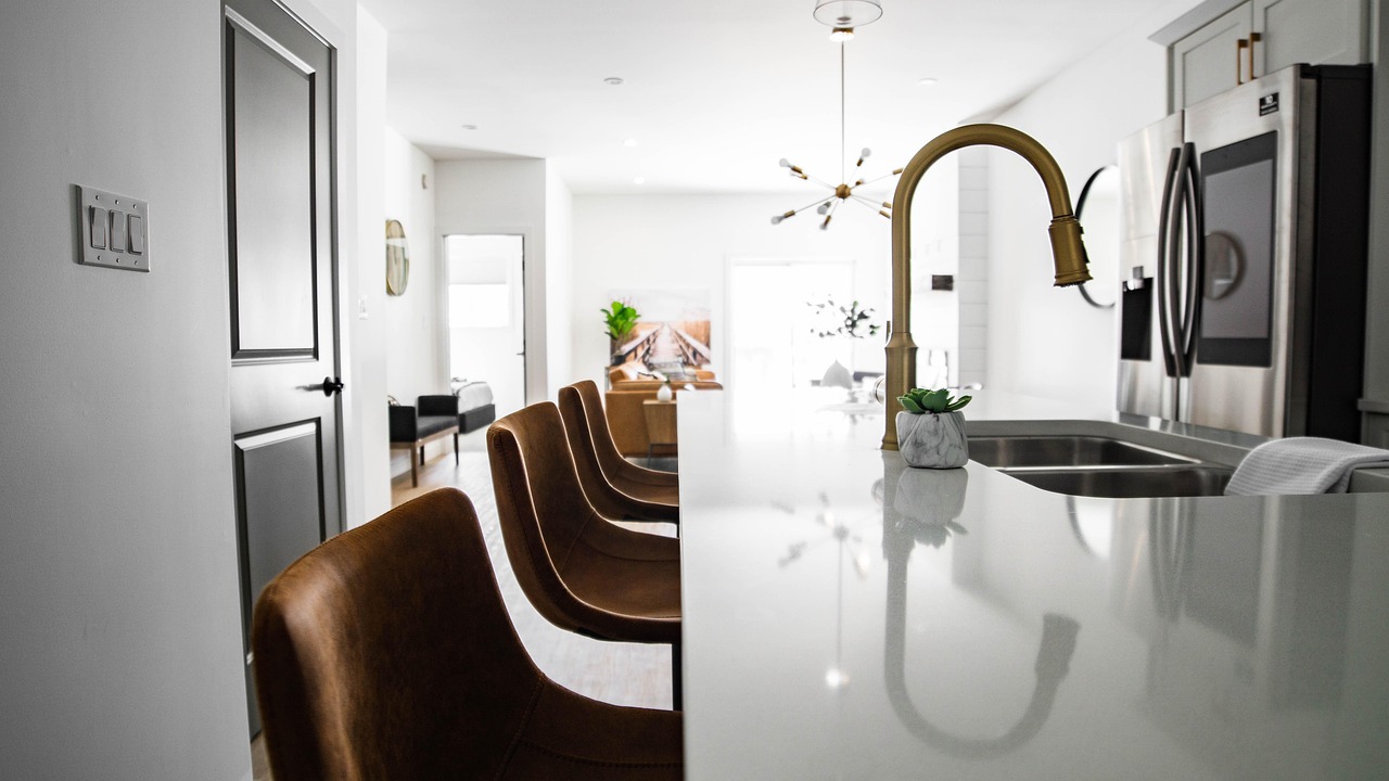 Heat Pumps & Induction: Electrical Planning for LA Homes